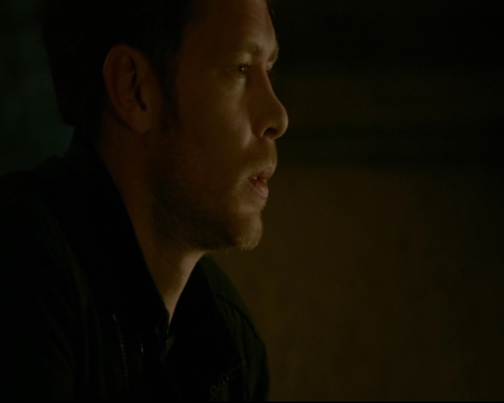 vampirediariesworld-dot-nl_TheOriginals5x03NeMeQuittePas07255.jpg