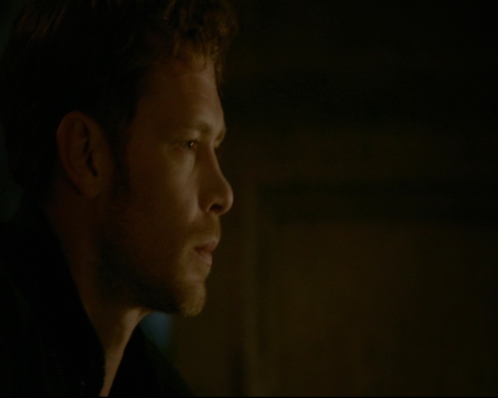 vampirediariesworld-dot-nl_TheOriginals5x03NeMeQuittePas07256.jpg