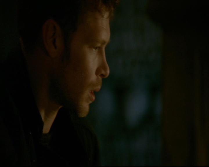 vampirediariesworld-dot-nl_TheOriginals5x03NeMeQuittePas07260.jpg