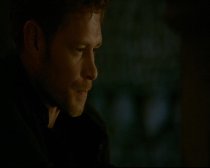 vampirediariesworld-dot-nl_TheOriginals5x03NeMeQuittePas07261.jpg