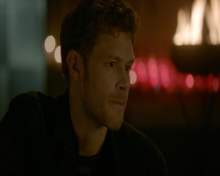 vampirediariesworld-dot-nl_TheOriginals5x03NeMeQuittePas07265.jpg