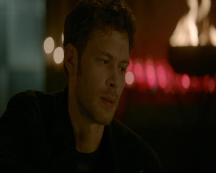 vampirediariesworld-dot-nl_TheOriginals5x03NeMeQuittePas07268.jpg