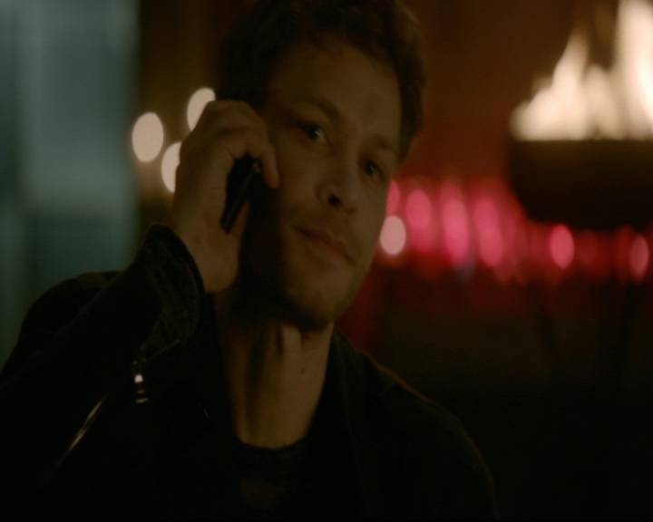 vampirediariesworld-dot-nl_TheOriginals5x03NeMeQuittePas07269.jpg