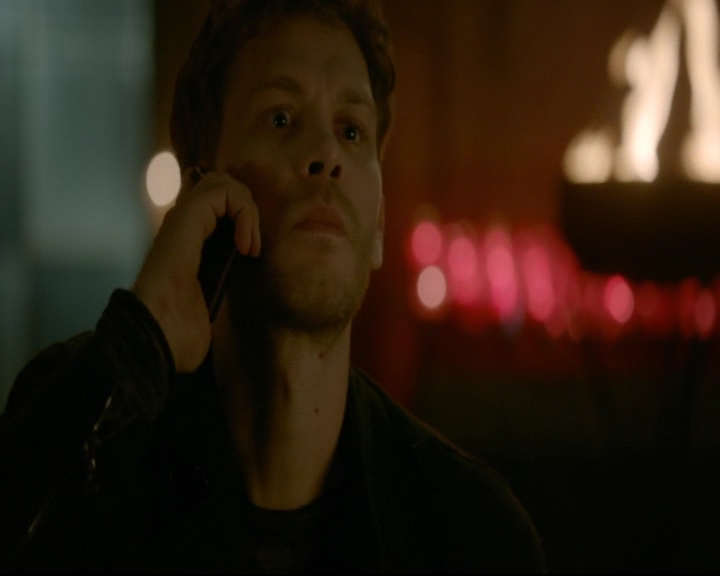 vampirediariesworld-dot-nl_TheOriginals5x03NeMeQuittePas07270.jpg