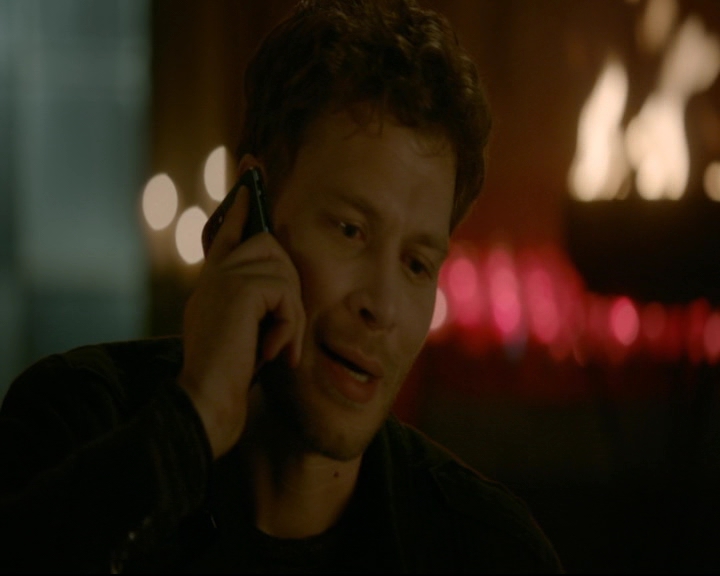 vampirediariesworld-dot-nl_TheOriginals5x03NeMeQuittePas07275.jpg