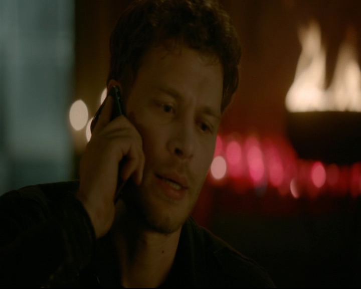 vampirediariesworld-dot-nl_TheOriginals5x03NeMeQuittePas07279.jpg