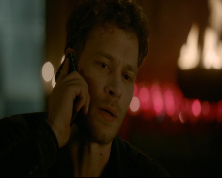 vampirediariesworld-dot-nl_TheOriginals5x03NeMeQuittePas07280.jpg