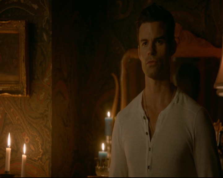 vampirediariesworld-dot-nl_TheOriginals5x03NeMeQuittePas07288.jpg