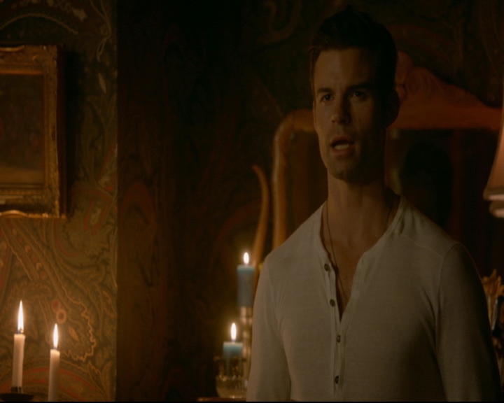 vampirediariesworld-dot-nl_TheOriginals5x03NeMeQuittePas07290.jpg