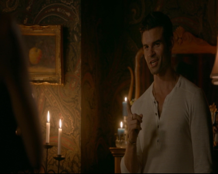 vampirediariesworld-dot-nl_TheOriginals5x03NeMeQuittePas07310.jpg