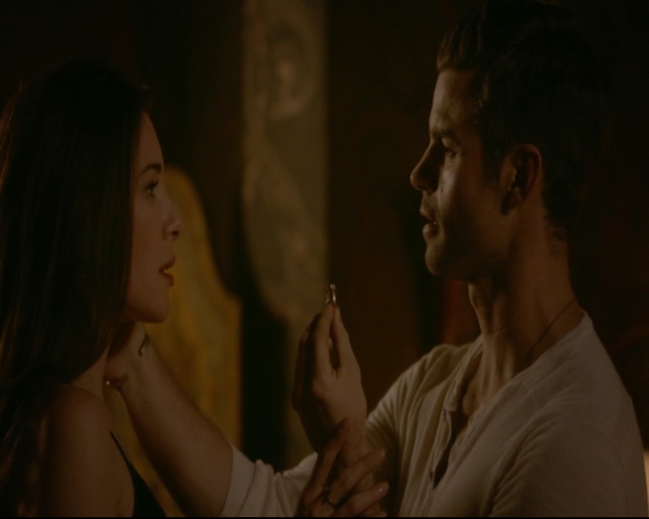 vampirediariesworld-dot-nl_TheOriginals5x03NeMeQuittePas07321.jpg