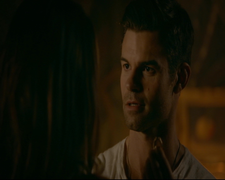 vampirediariesworld-dot-nl_TheOriginals5x03NeMeQuittePas07323.jpg