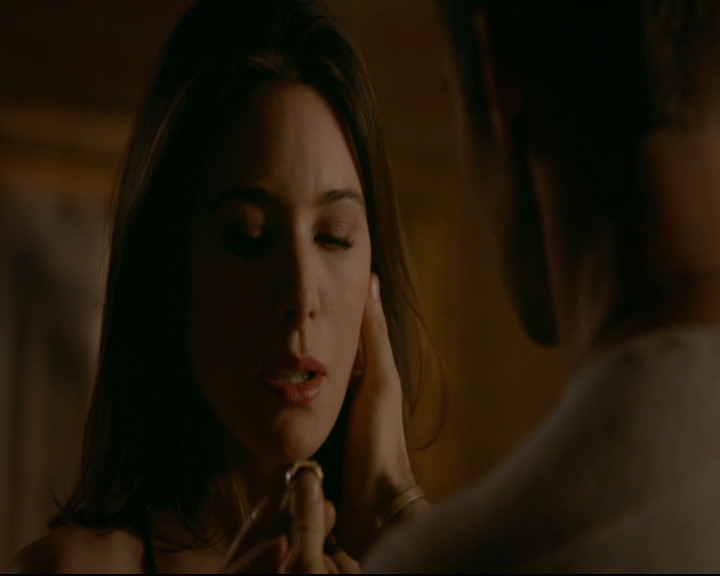 vampirediariesworld-dot-nl_TheOriginals5x03NeMeQuittePas07326.jpg