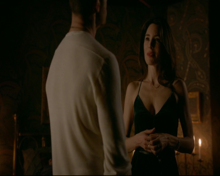 vampirediariesworld-dot-nl_TheOriginals5x03NeMeQuittePas07340.jpg