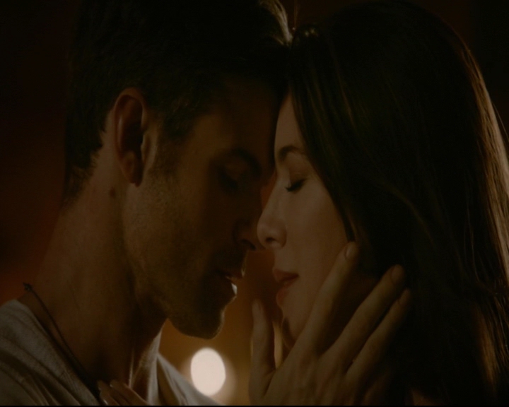 vampirediariesworld-dot-nl_TheOriginals5x03NeMeQuittePas07360.jpg