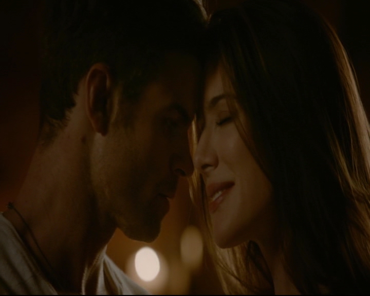 vampirediariesworld-dot-nl_TheOriginals5x03NeMeQuittePas07361.jpg