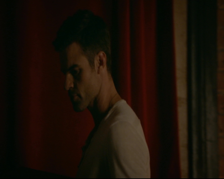 vampirediariesworld-dot-nl_TheOriginals5x03NeMeQuittePas07370.jpg