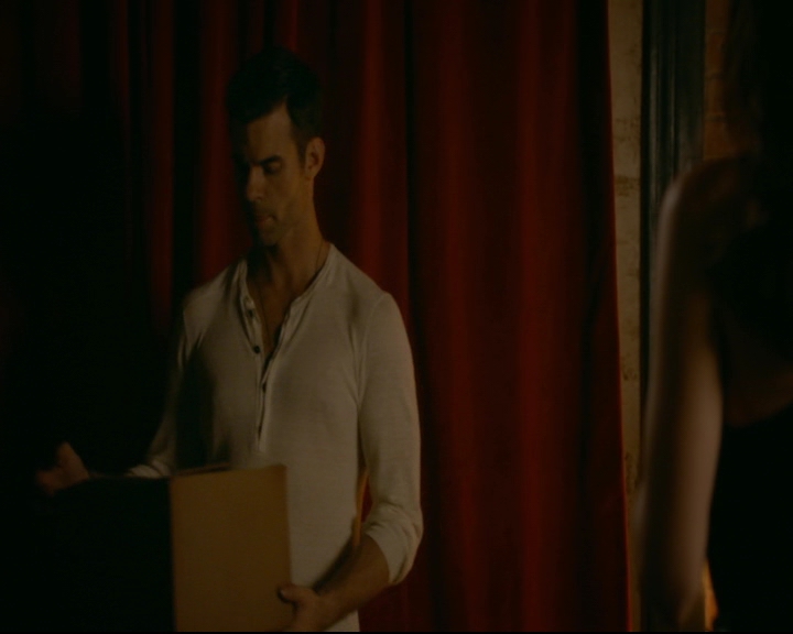 vampirediariesworld-dot-nl_TheOriginals5x03NeMeQuittePas07373.jpg