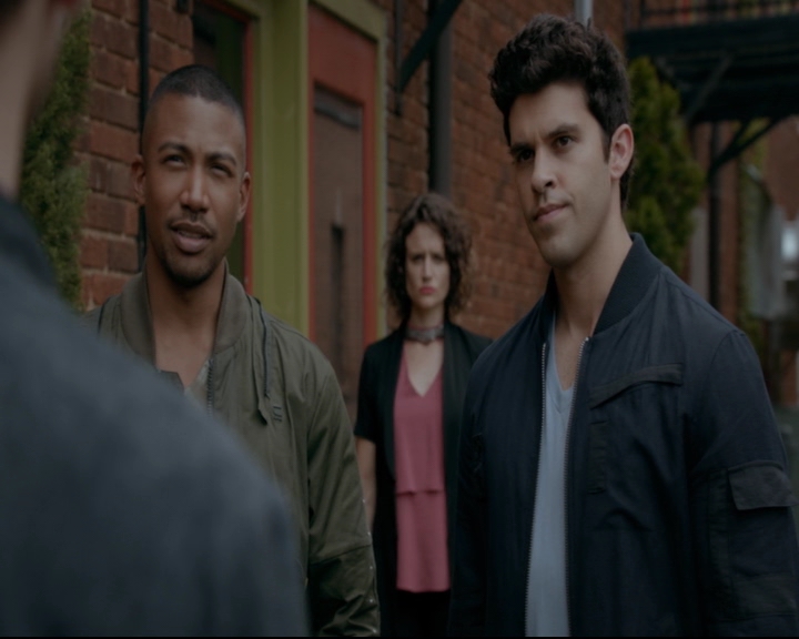 vampirediariesworld-dot-nl_TheOriginals5x04BetweenTheDevilAndTheDeepBlueSea00133.jpg