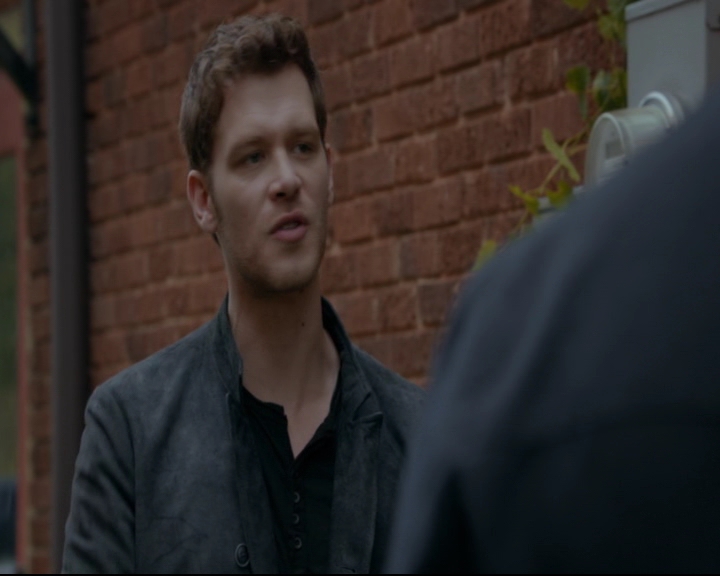 vampirediariesworld-dot-nl_TheOriginals5x04BetweenTheDevilAndTheDeepBlueSea00140.jpg