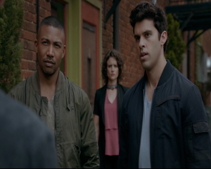 vampirediariesworld-dot-nl_TheOriginals5x04BetweenTheDevilAndTheDeepBlueSea00141.jpg