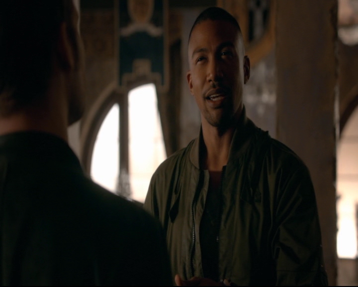 vampirediariesworld-dot-nl_TheOriginals5x04BetweenTheDevilAndTheDeepBlueSea00191.jpg