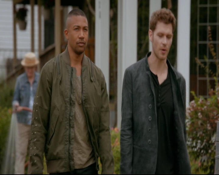 vampirediariesworld-dot-nl_TheOriginals5x04BetweenTheDevilAndTheDeepBlueSea00420.jpg