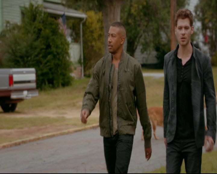 vampirediariesworld-dot-nl_TheOriginals5x04BetweenTheDevilAndTheDeepBlueSea00423.jpg