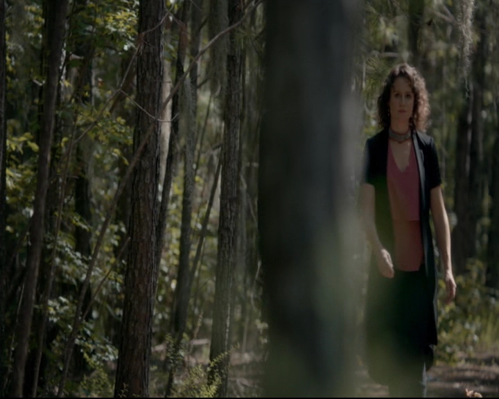 vampirediariesworld-dot-nl_TheOriginals5x04BetweenTheDevilAndTheDeepBlueSea00618.jpg