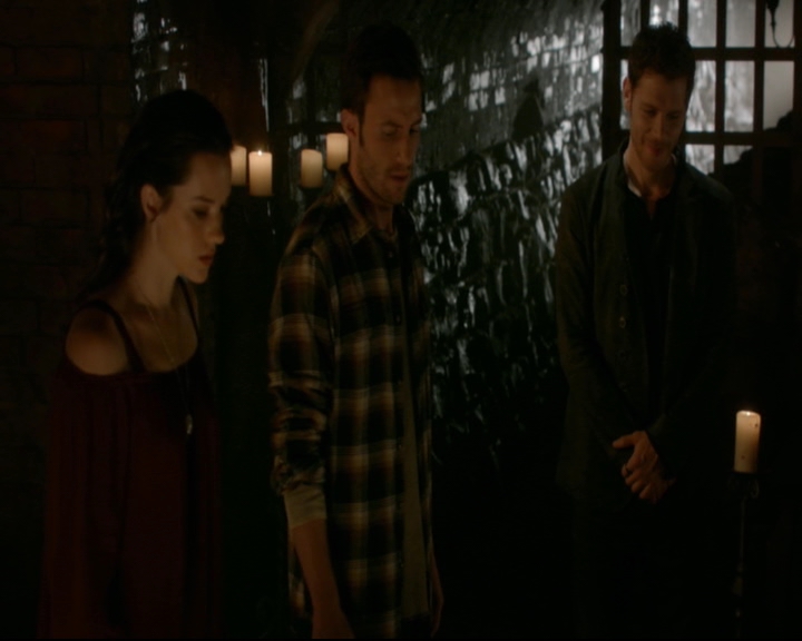 vampirediariesworld-dot-nl_TheOriginals5x04BetweenTheDevilAndTheDeepBlueSea00664.jpg