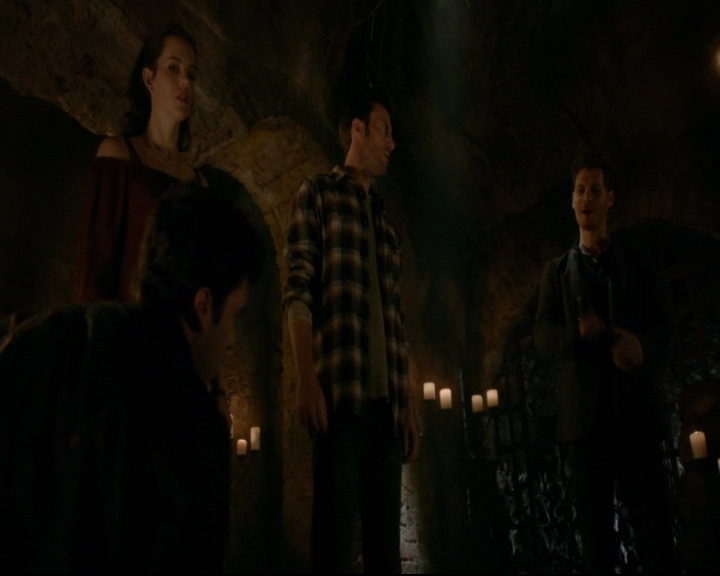 vampirediariesworld-dot-nl_TheOriginals5x04BetweenTheDevilAndTheDeepBlueSea00672.jpg