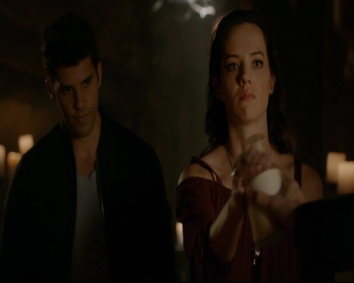 vampirediariesworld-dot-nl_TheOriginals5x04BetweenTheDevilAndTheDeepBlueSea00720.jpg