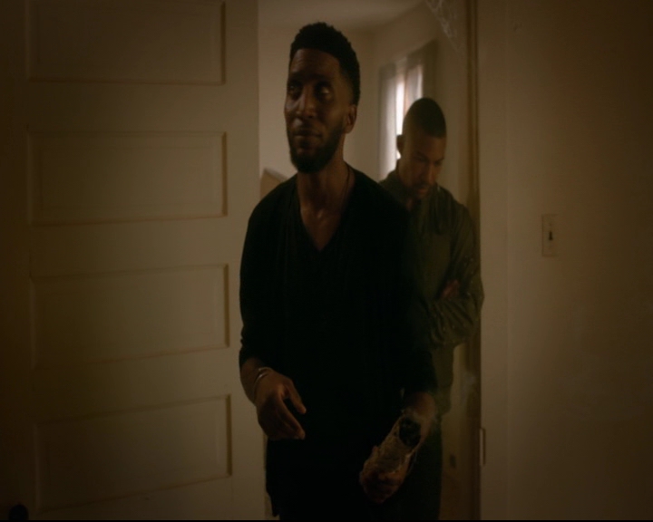 vampirediariesworld-dot-nl_TheOriginals5x04BetweenTheDevilAndTheDeepBlueSea00747.jpg