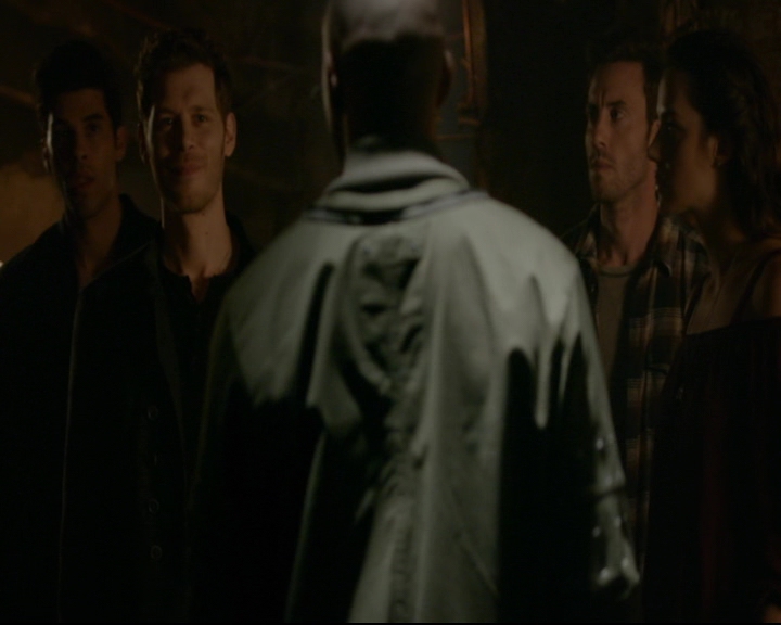 vampirediariesworld-dot-nl_TheOriginals5x04BetweenTheDevilAndTheDeepBlueSea00873.jpg