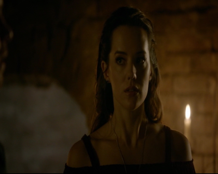 vampirediariesworld-dot-nl_TheOriginals5x04BetweenTheDevilAndTheDeepBlueSea00900.jpg