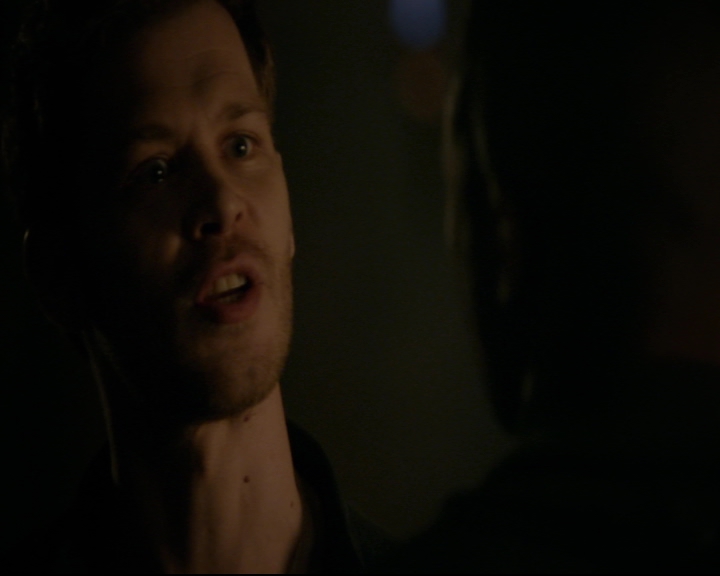 vampirediariesworld-dot-nl_TheOriginals5x04BetweenTheDevilAndTheDeepBlueSea00915.jpg