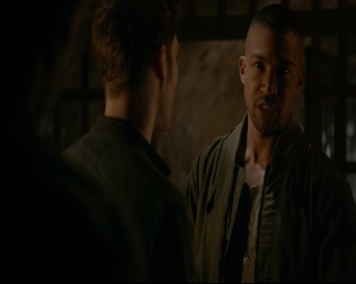 vampirediariesworld-dot-nl_TheOriginals5x04BetweenTheDevilAndTheDeepBlueSea00916.jpg