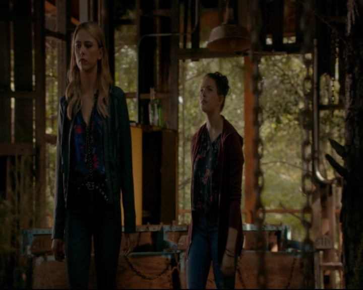 vampirediariesworld-dot-nl_TheOriginals5x04BetweenTheDevilAndTheDeepBlueSea00940.jpg