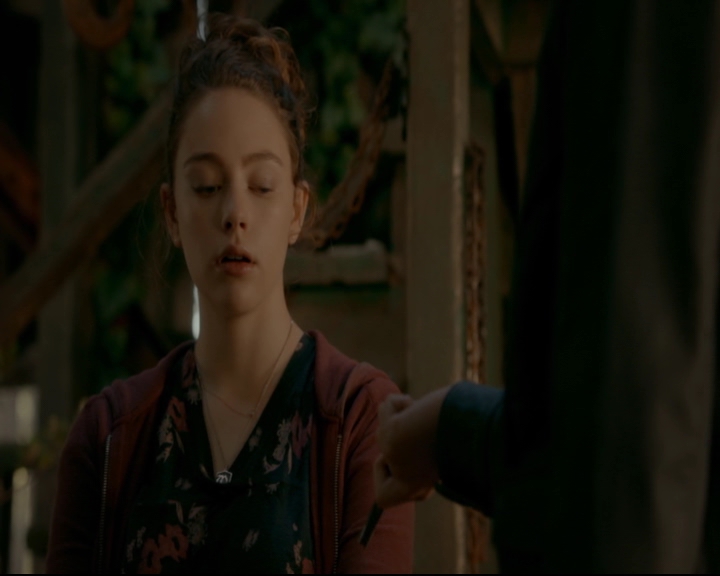 vampirediariesworld-dot-nl_TheOriginals5x04BetweenTheDevilAndTheDeepBlueSea00977.jpg