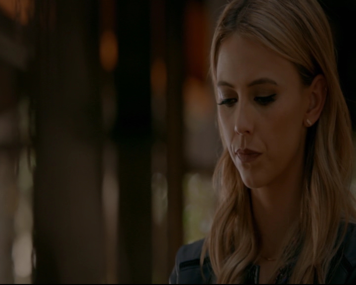 vampirediariesworld-dot-nl_TheOriginals5x04BetweenTheDevilAndTheDeepBlueSea00988.jpg