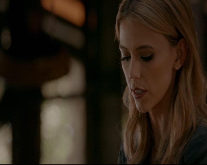 vampirediariesworld-dot-nl_TheOriginals5x04BetweenTheDevilAndTheDeepBlueSea01005.jpg