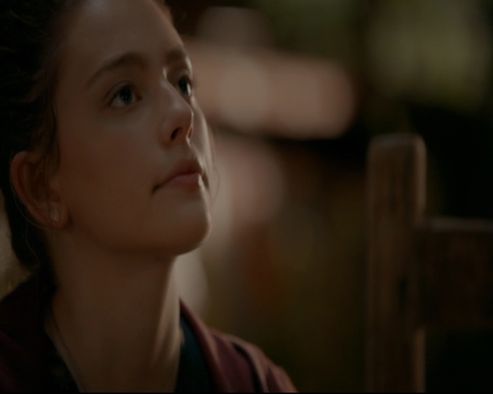 vampirediariesworld-dot-nl_TheOriginals5x04BetweenTheDevilAndTheDeepBlueSea01006.jpg