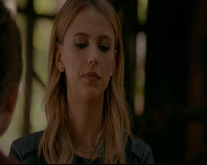 vampirediariesworld-dot-nl_TheOriginals5x04BetweenTheDevilAndTheDeepBlueSea01022.jpg