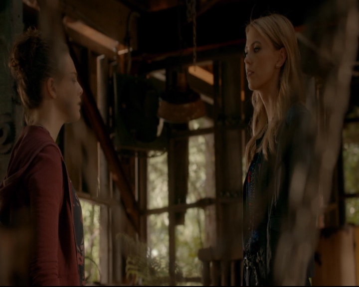 vampirediariesworld-dot-nl_TheOriginals5x04BetweenTheDevilAndTheDeepBlueSea01029.jpg