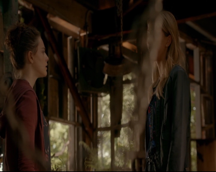 vampirediariesworld-dot-nl_TheOriginals5x04BetweenTheDevilAndTheDeepBlueSea01032.jpg