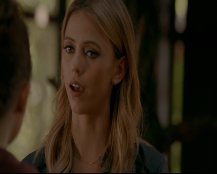 vampirediariesworld-dot-nl_TheOriginals5x04BetweenTheDevilAndTheDeepBlueSea01044.jpg