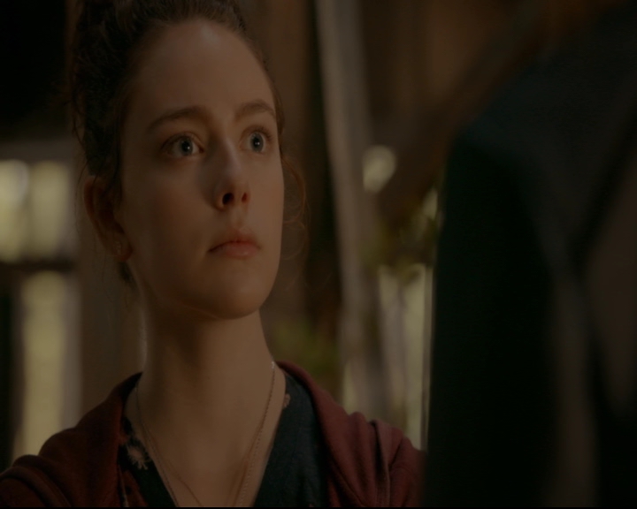 vampirediariesworld-dot-nl_TheOriginals5x04BetweenTheDevilAndTheDeepBlueSea01047.jpg