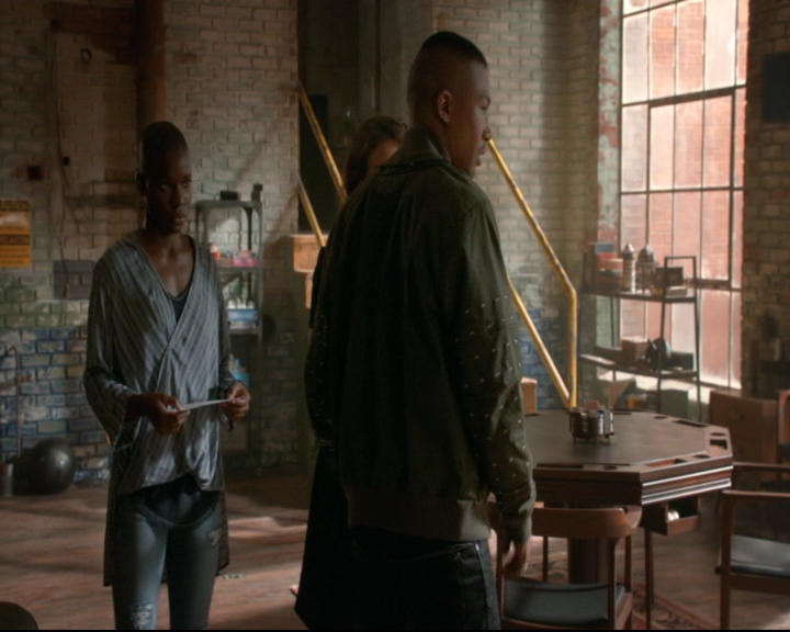vampirediariesworld-dot-nl_TheOriginals5x04BetweenTheDevilAndTheDeepBlueSea01055.jpg