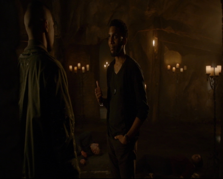 vampirediariesworld-dot-nl_TheOriginals5x04BetweenTheDevilAndTheDeepBlueSea01605.jpg