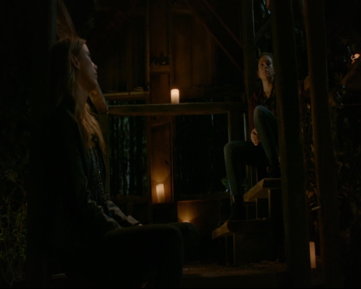 vampirediariesworld-dot-nl_TheOriginals5x04BetweenTheDevilAndTheDeepBlueSea01616.jpg